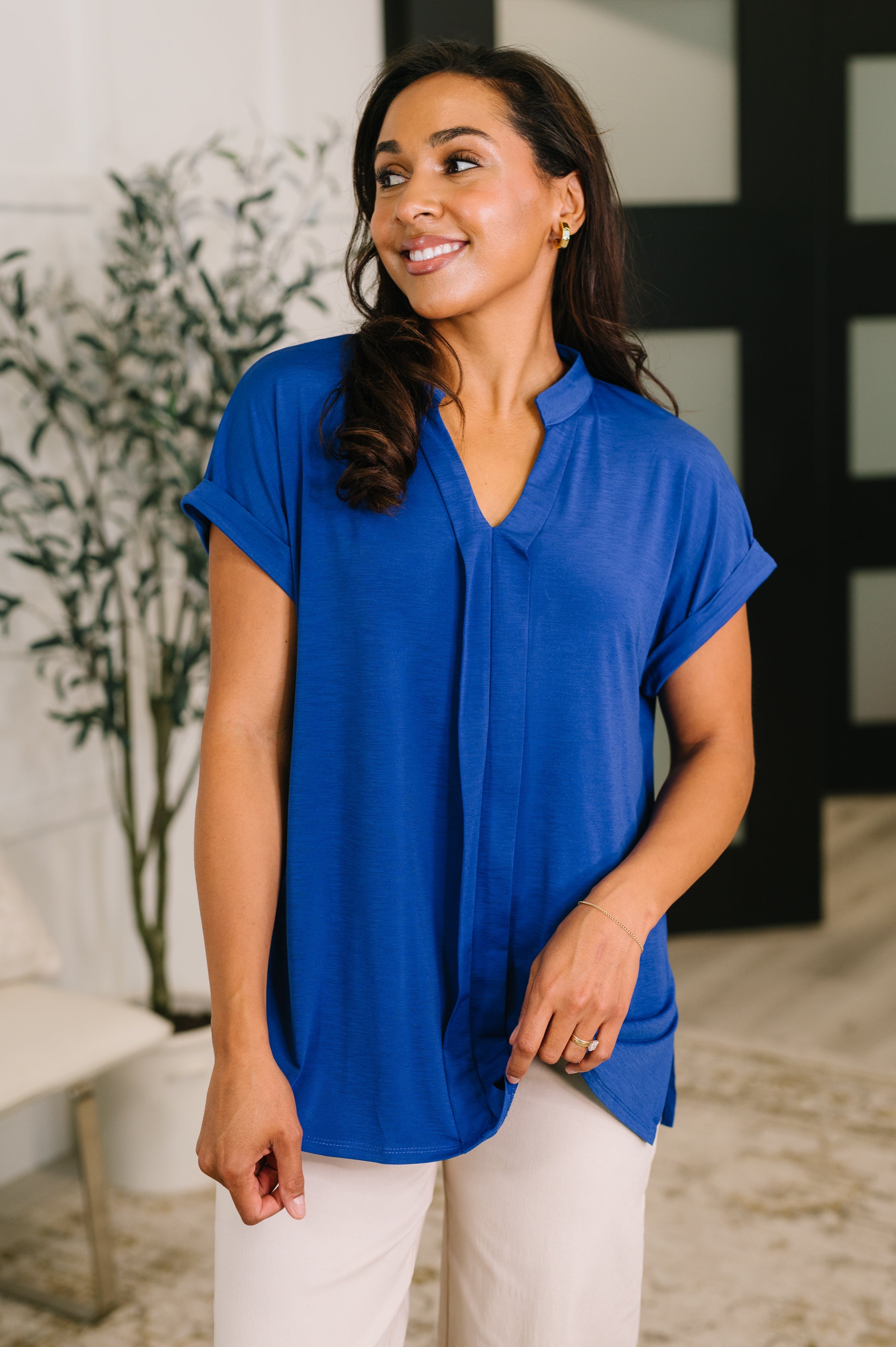 トップス bluelea Big color blous Lizzy Bloom Split Neck Blouse in Royal Blue – Hazel Blues®
