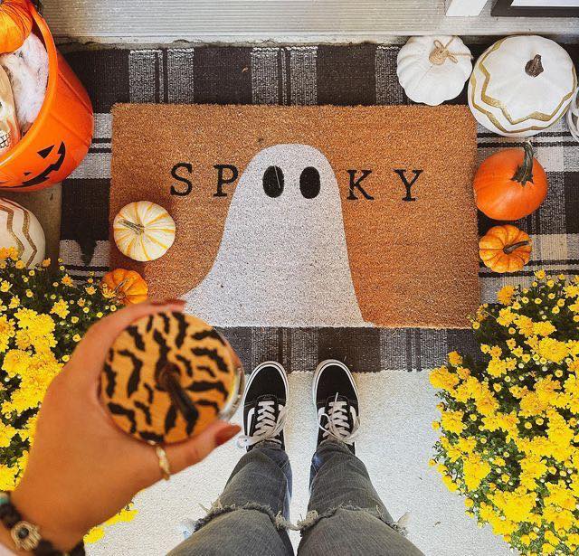 GIRLS NIGHT IN | DIY HALLOWEEN DOORMAT