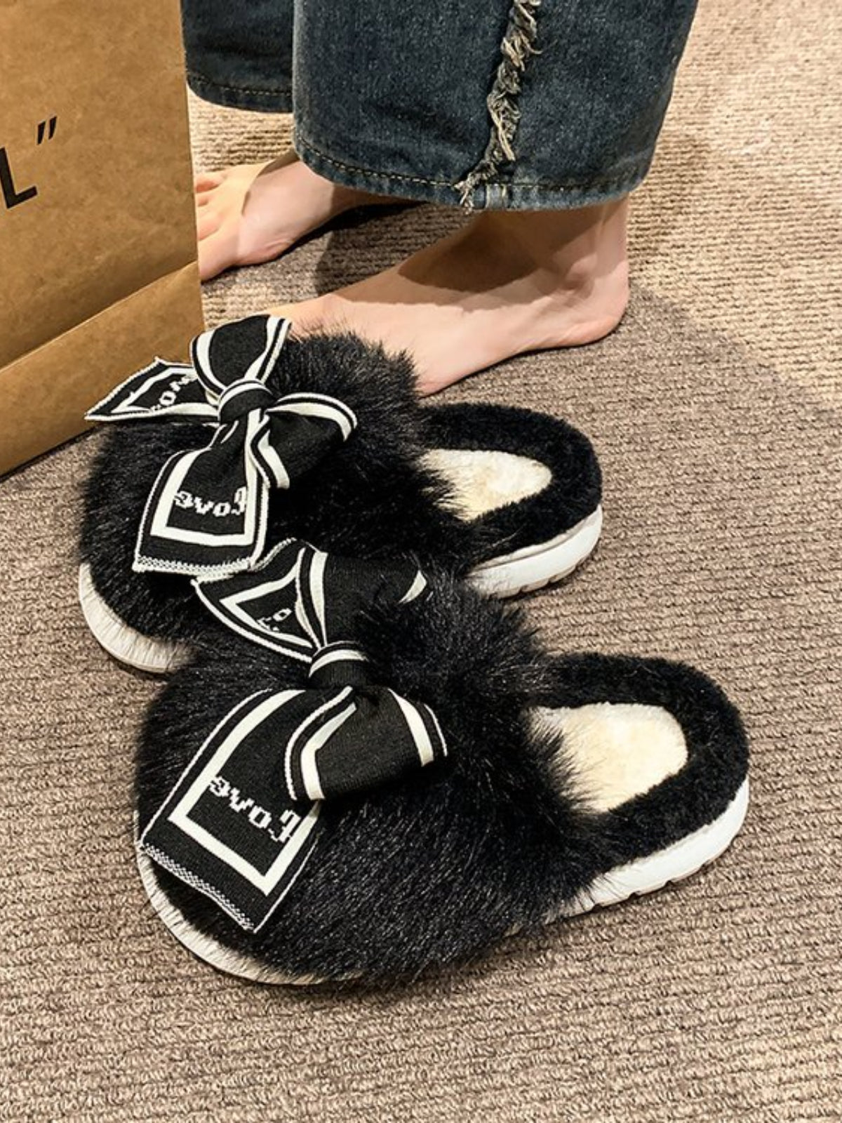 Hazel Blues® |  Bow Furry Round Toe Slippers