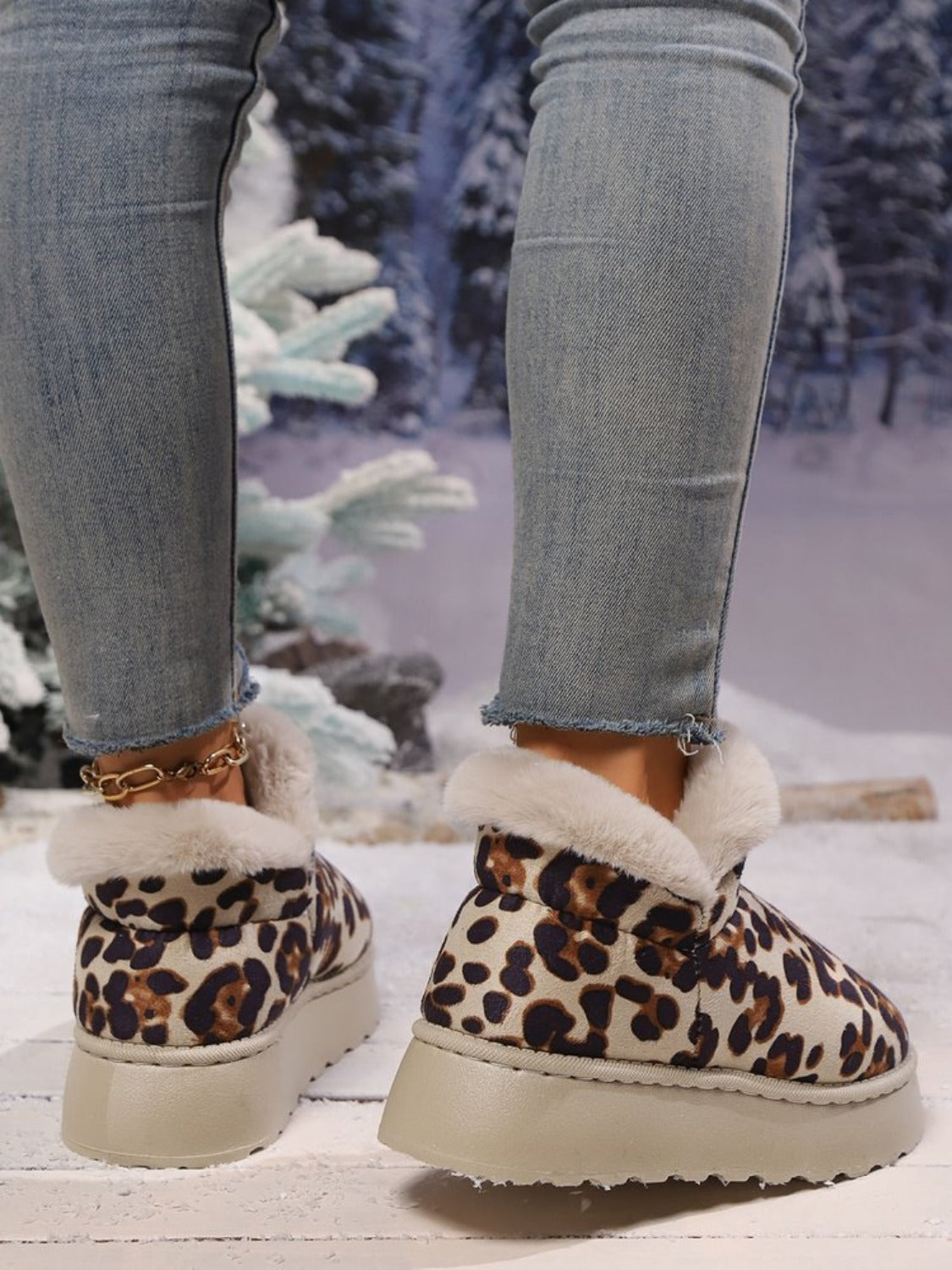 Hazel Blues® |  Thermal Leopard Round Toe Platform Boots