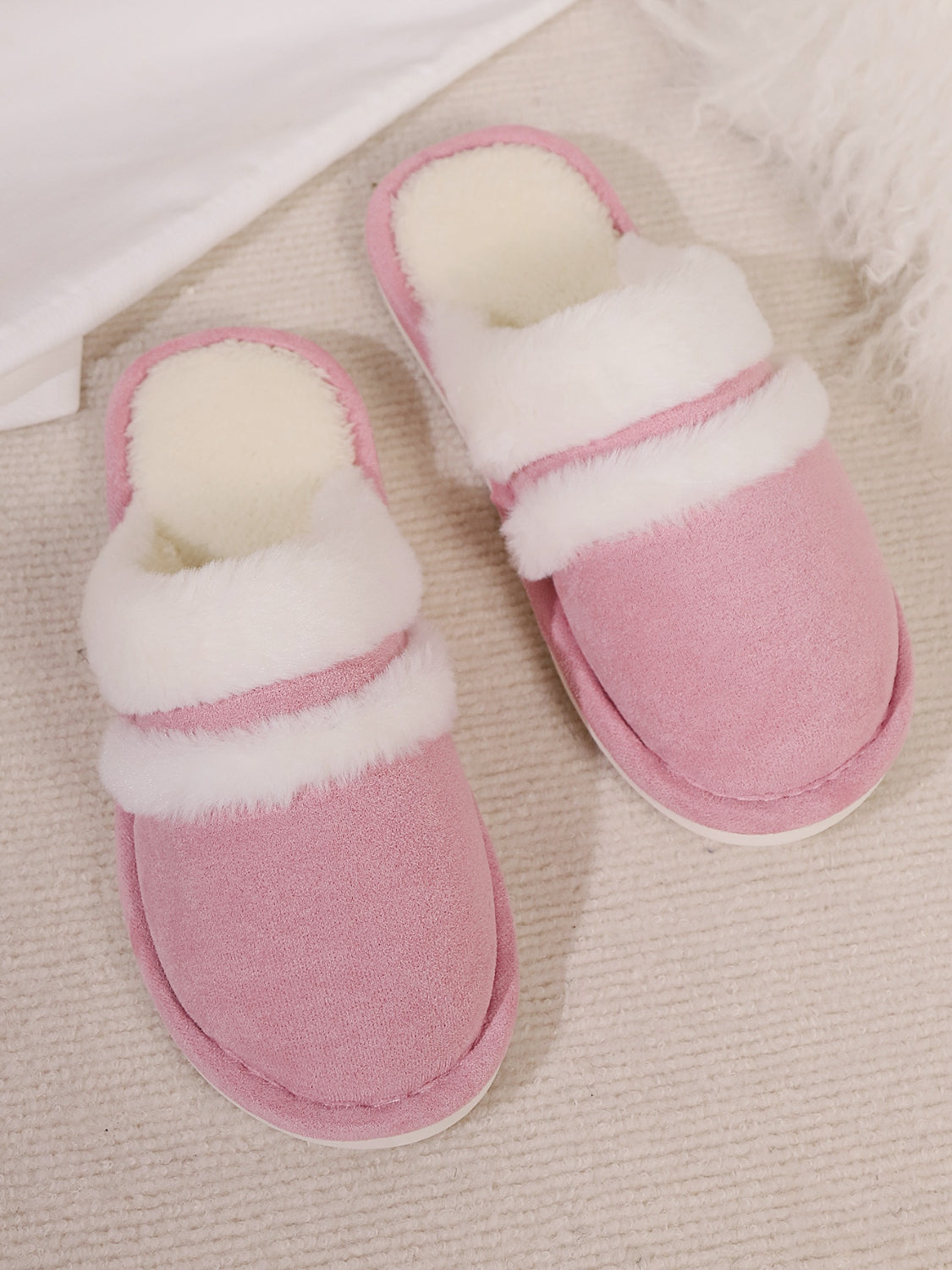 Hazel Blues® |  Contrast Faux Fur Round Toe Slippers