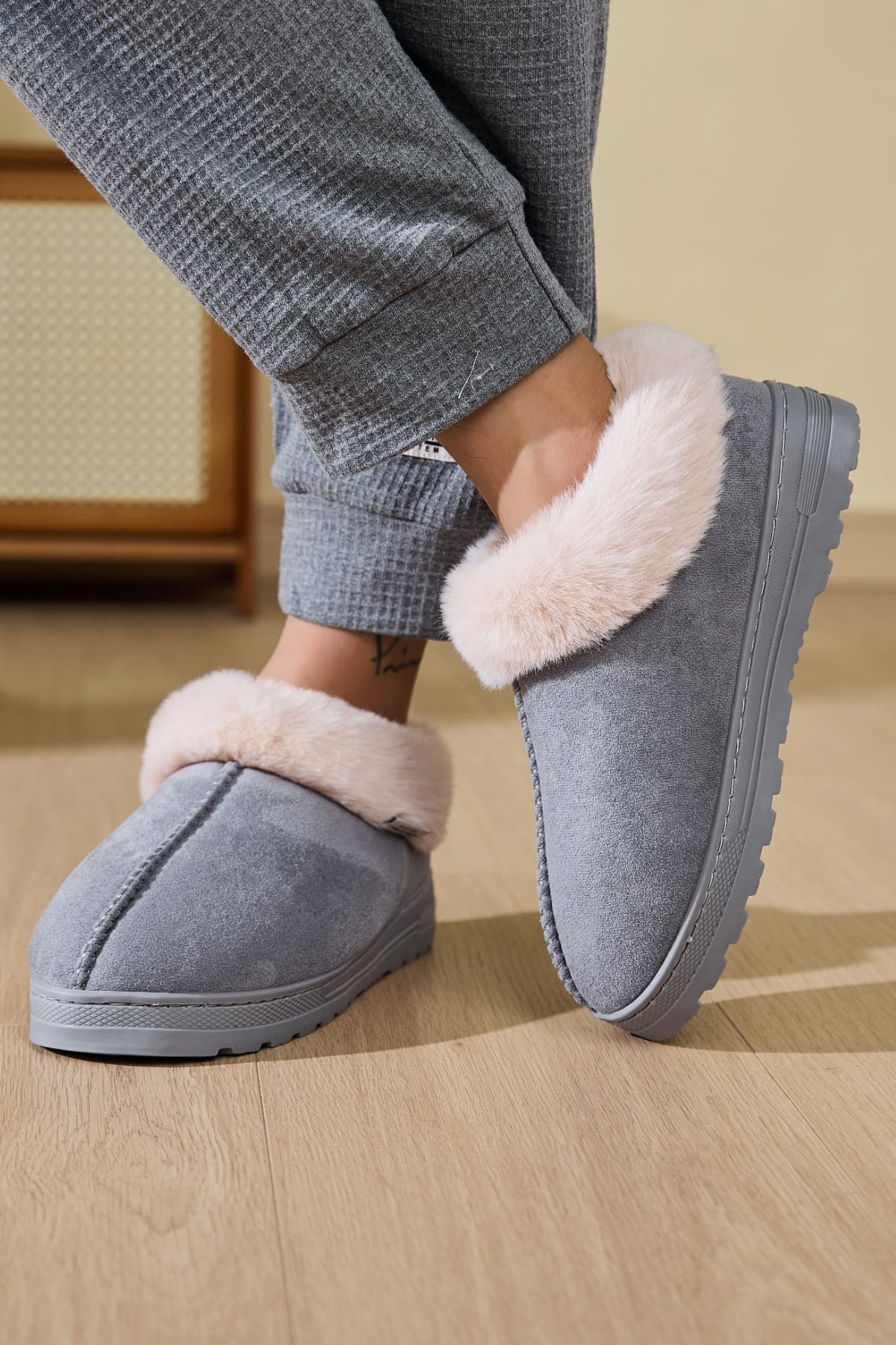 Hazel Blues® |  Faux Fur Round Toe Platform Slippers