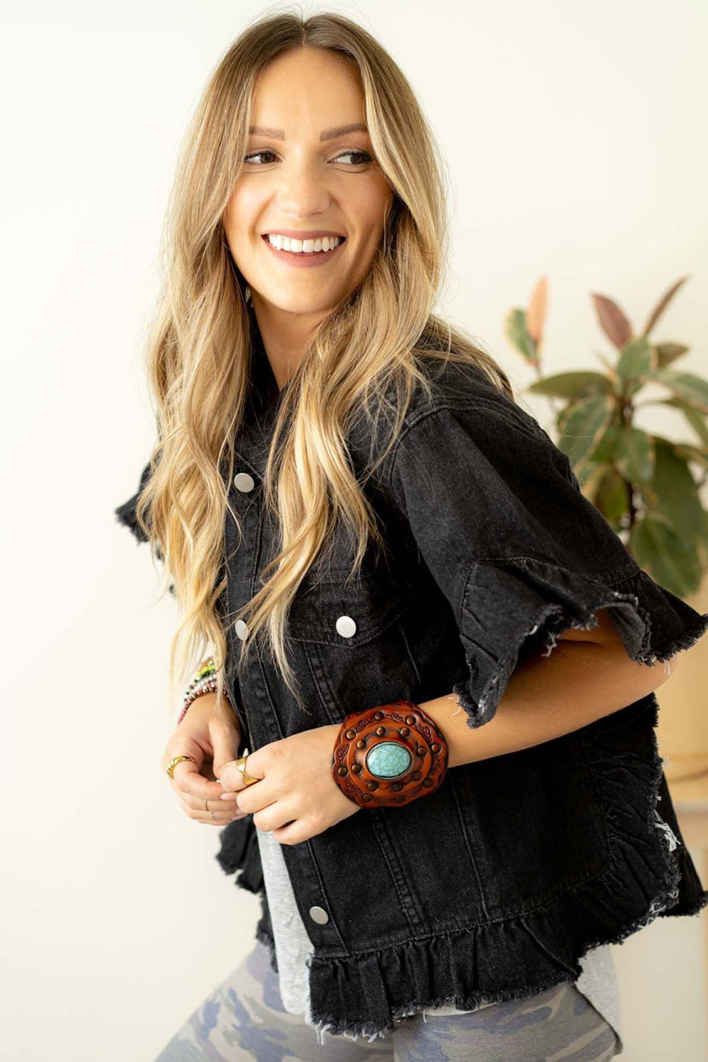 Black Raw-Edge Ruffled Short-Sleeve Denim Jacket
