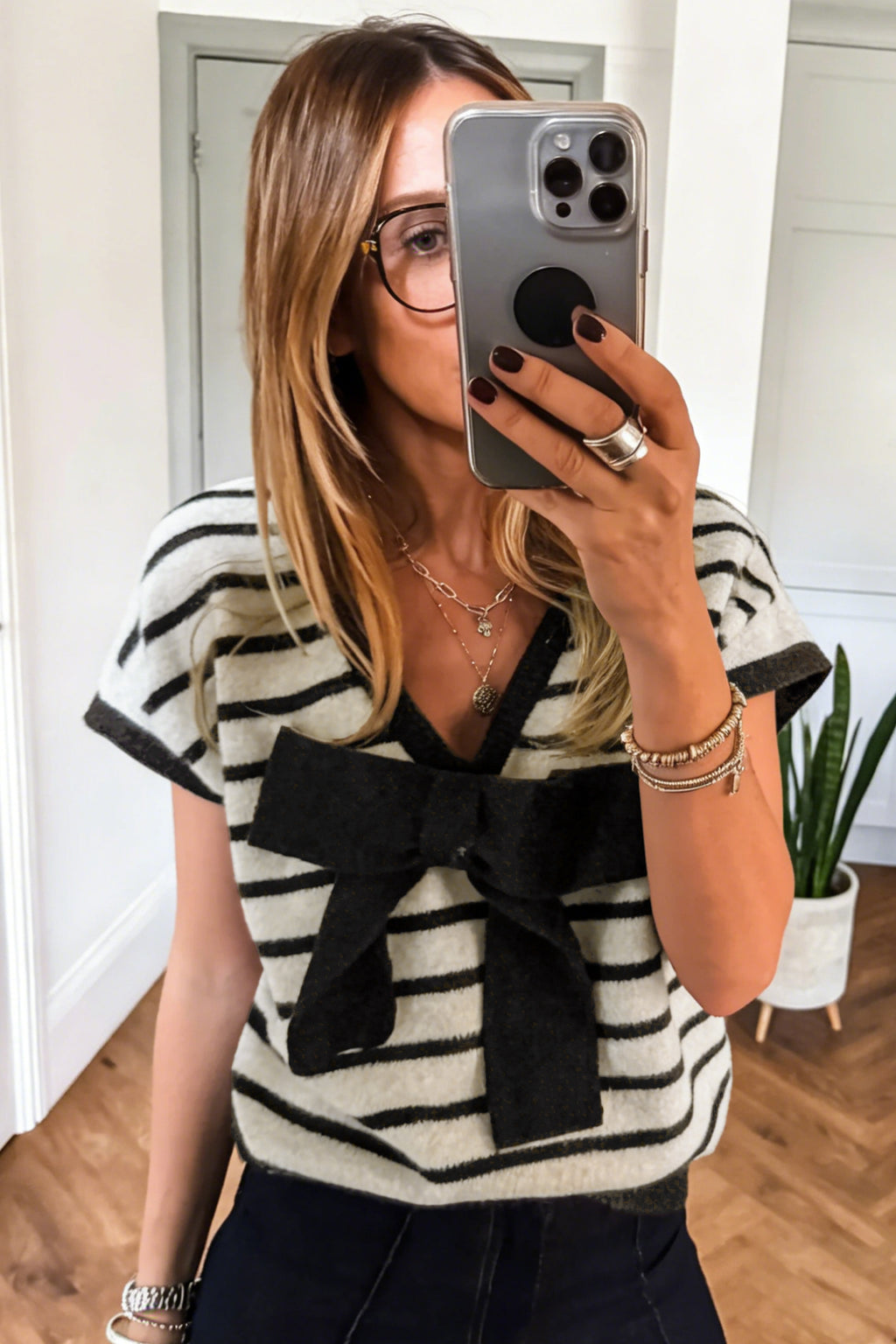 Black Stripe Bow Applique Short-Sleeve Sweater