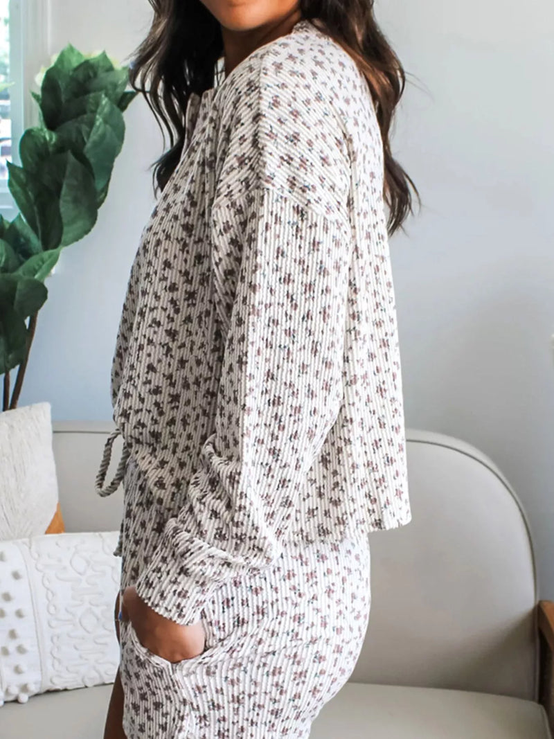 Spiral Ribbed Floral Print Long Sleeve Henley Top Drawstring Short
