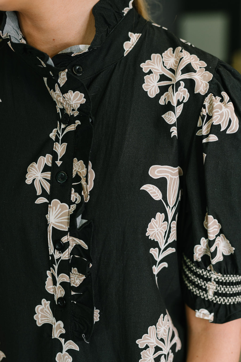 Dark Darlin' Puff-Sleeve Maxi Dress