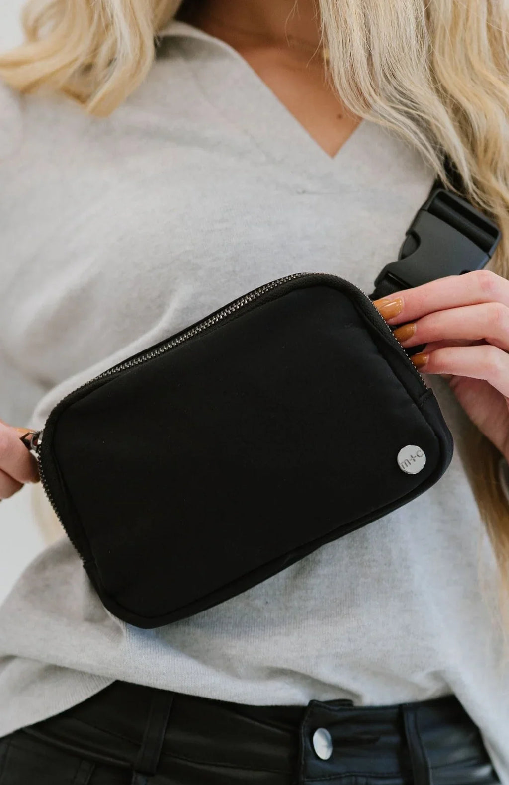 Hazel Blues® |  Madison Belt Bag