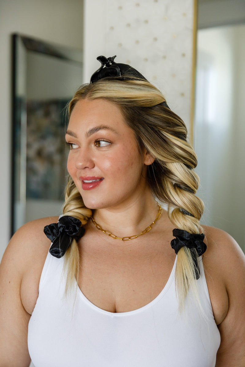 Hazel Blues® |  Got Your Back Heatless Curling Set in Black