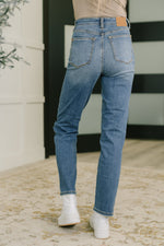 Izzie High Waist Straight Fit