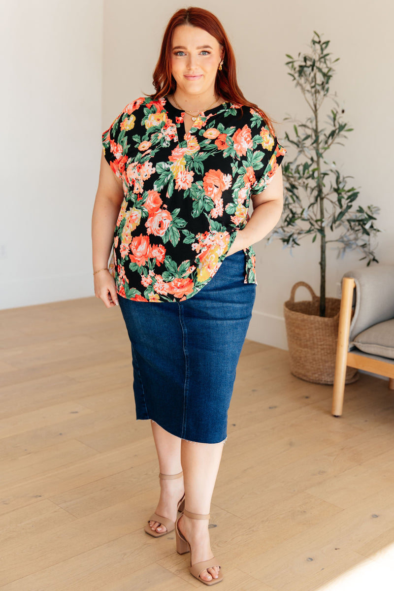 Hazel Blues® |  Lizzy Cap Sleeve Top in Black Garden Floral