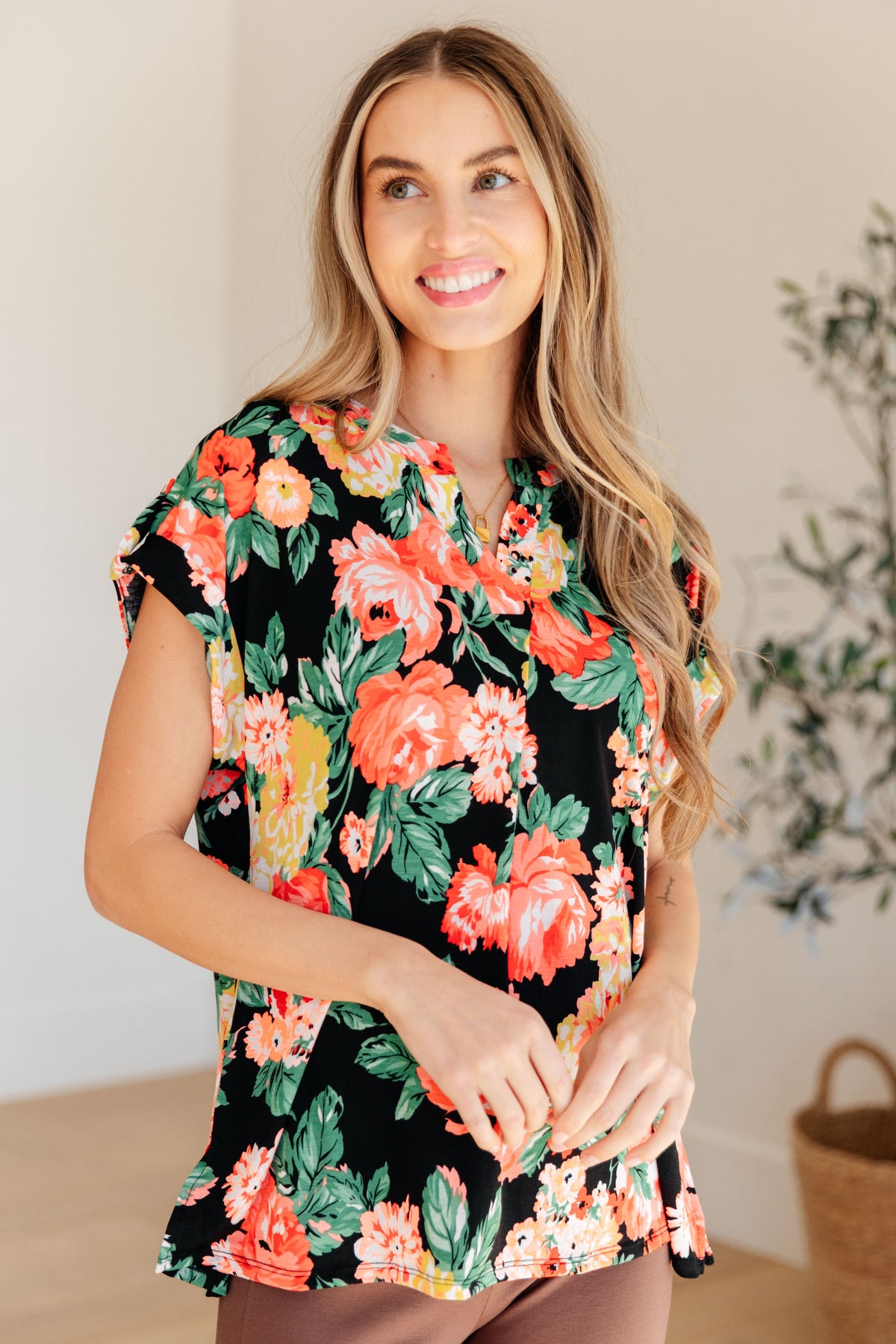 Hazel Blues® |  Lizzy Cap Sleeve Top in Black Garden Floral