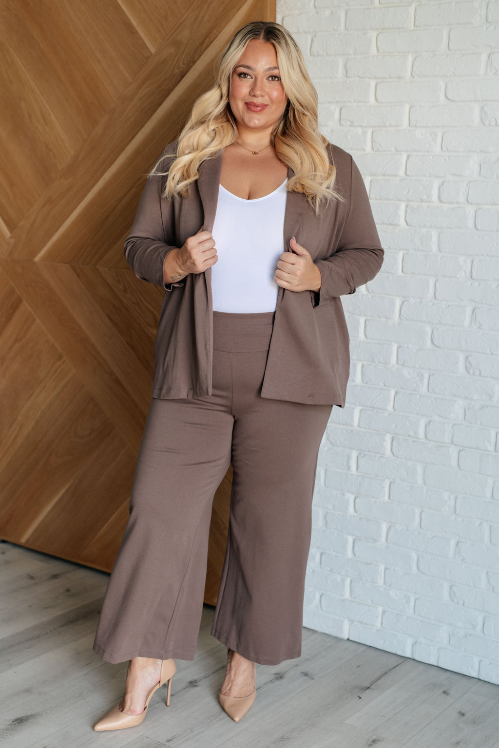 Hazel Blues® |  Magic 3/4 Blazer in Dark Mocha