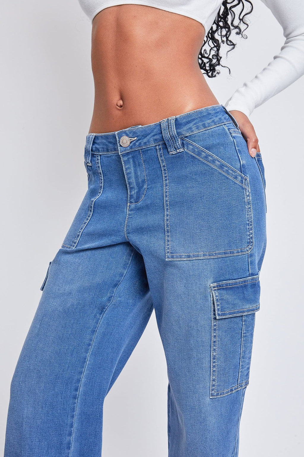 Low-Rise Relaxed Cargo Jeans