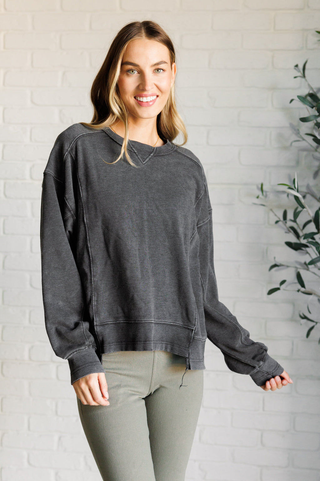 Hazel Blues® |  Quick Fix Mineral Wash Crew Neck Pullover in Black