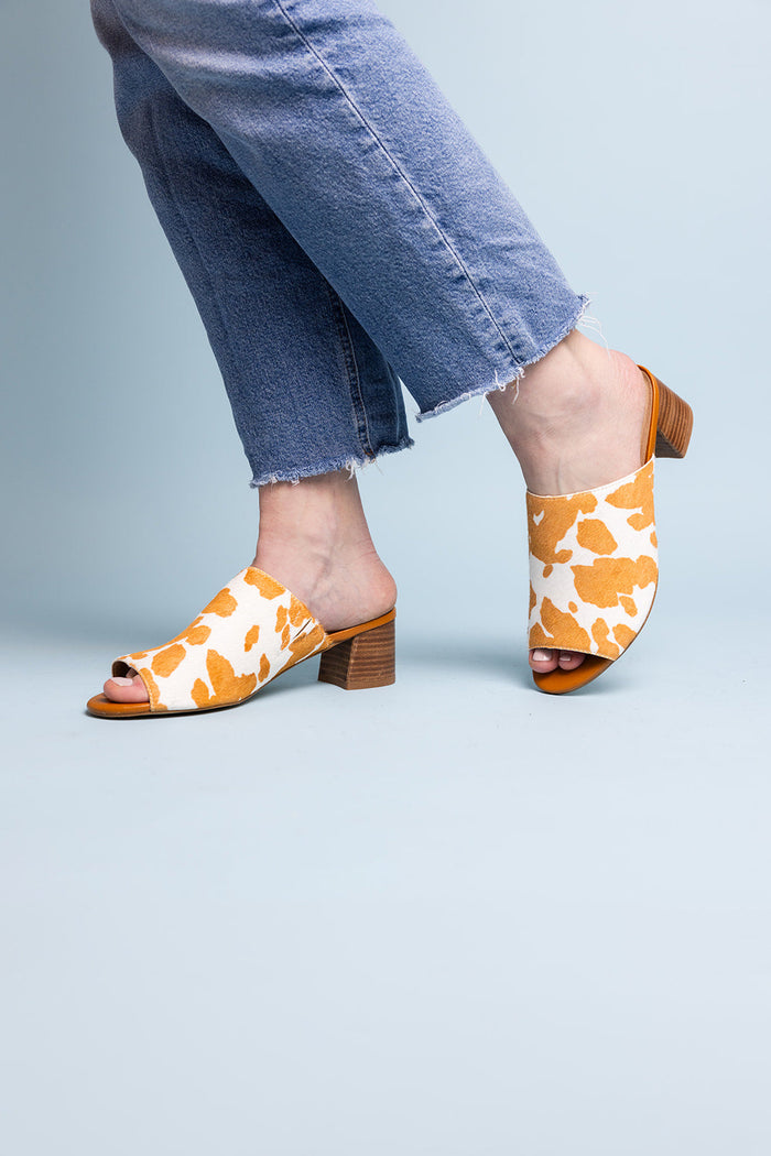 Hazel Blues® |  Richwood Peeptoe Tan and White Cowhide Slide