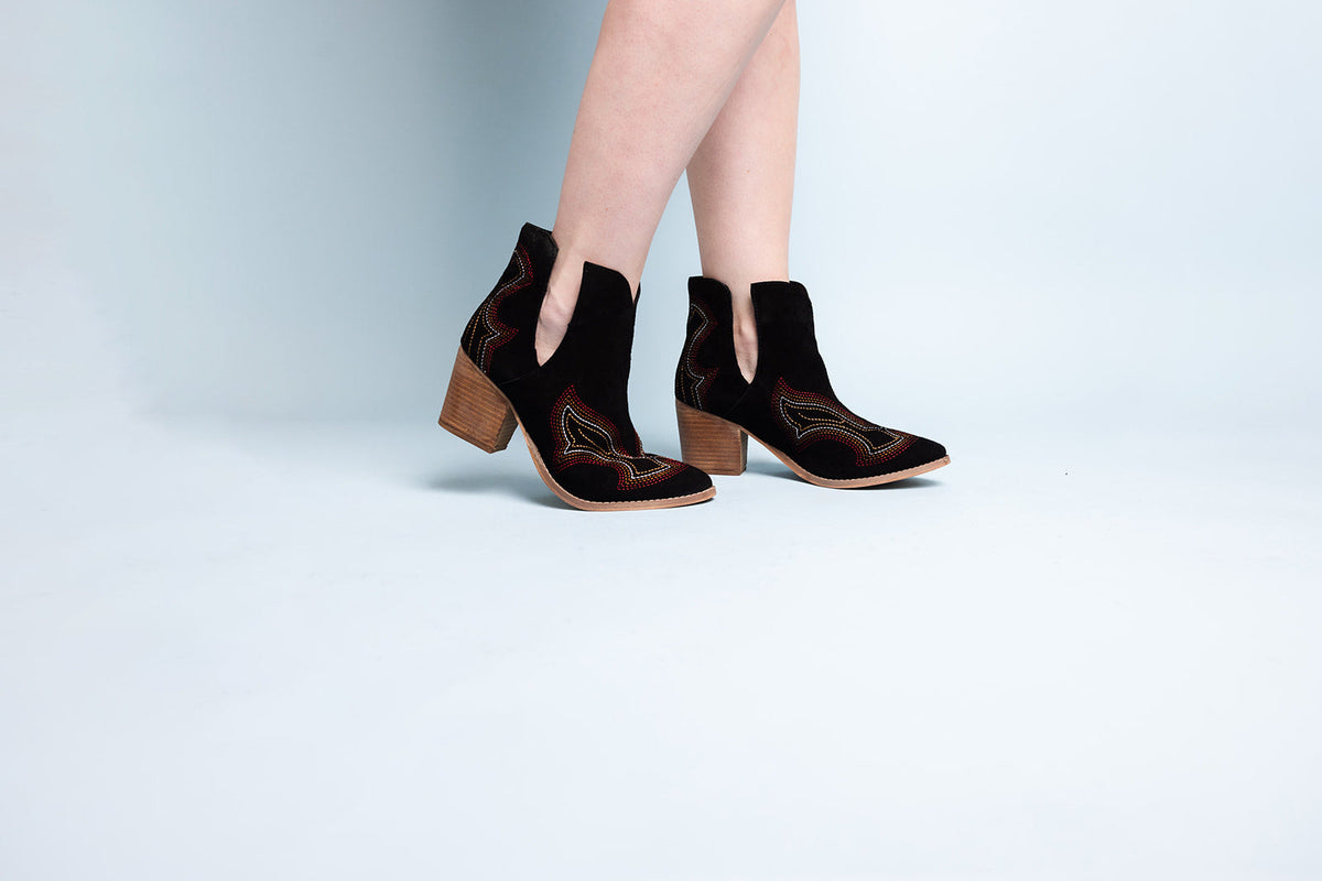 Hazel Blues® |  Journee Ankle Boots in Tan