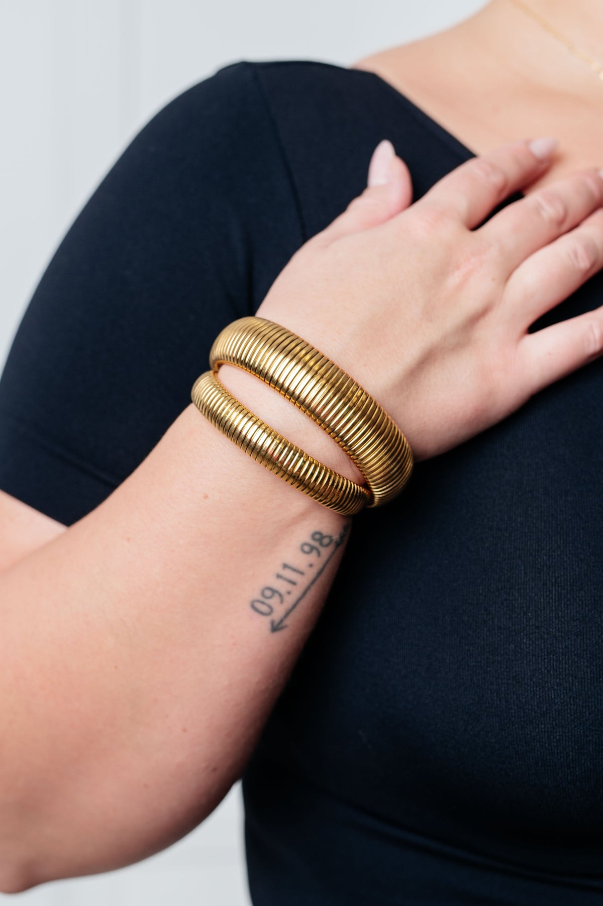 Hazel Blues® |  Sassy but Classy Ribbed Bangles in Gold Set of 3