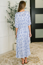 Hazel Blues® |  Tropical Print Gauze Kimono with Elastic Waist Tie in Periwinkle