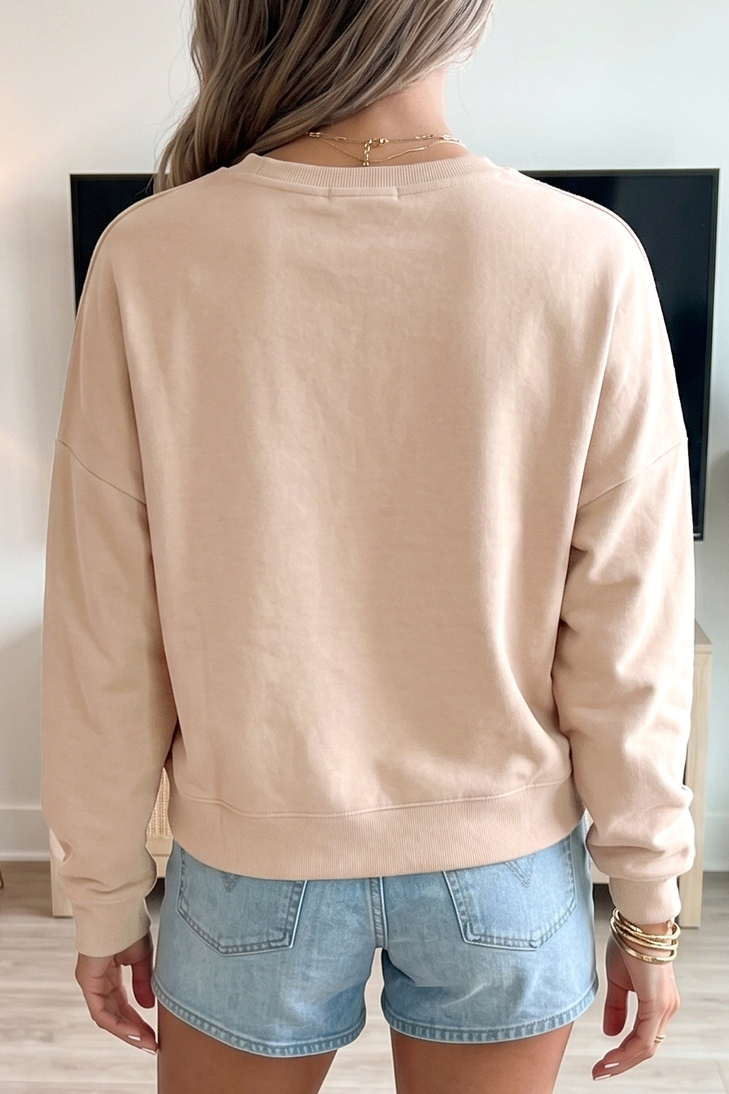Parchment Horseshoe Embroidered Patch Graphic Drop Shoulder Sweatshirt