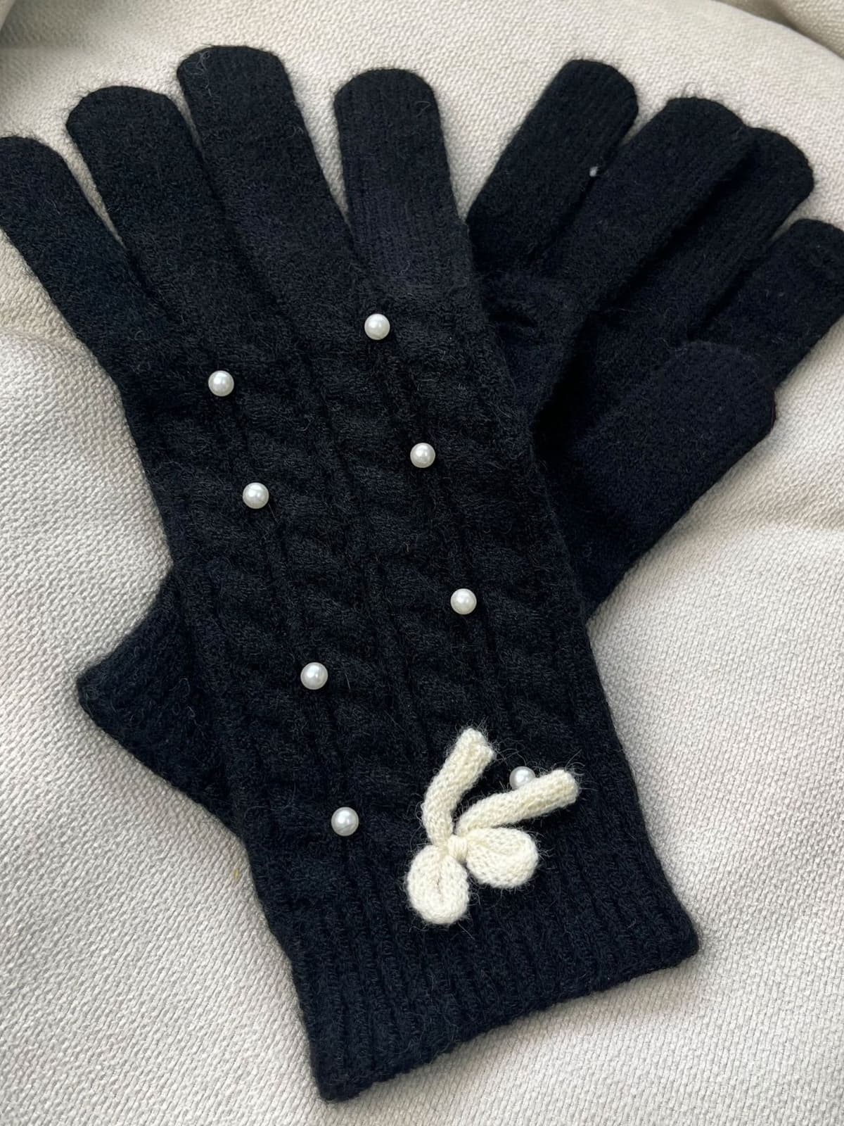 Hazel Blues® |  Thermal Pearl Detail Bow Five-Finger Gloves