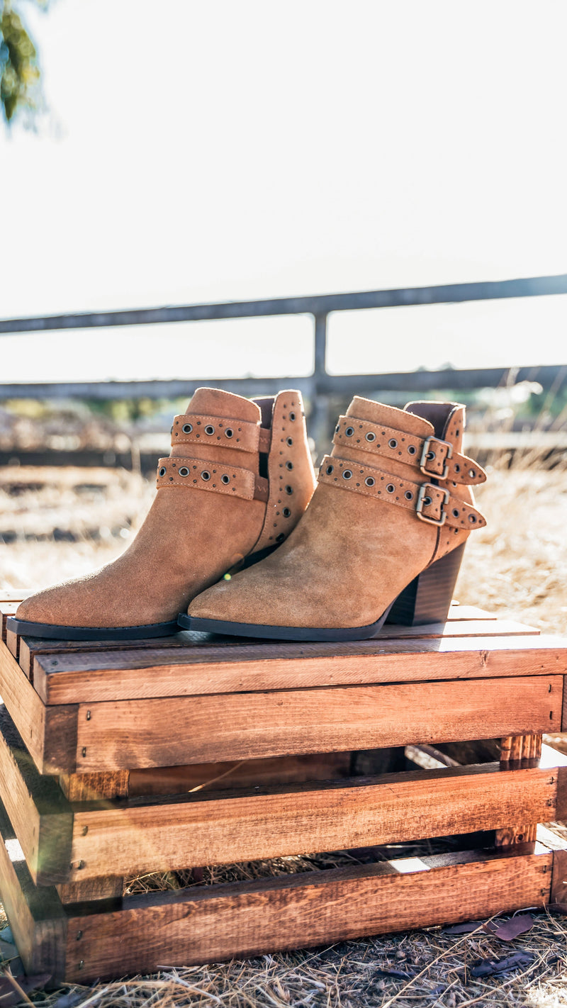 Hazel Blues® |  Elsa Leather Ankle Boot in Tan