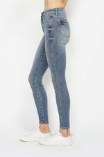 Hazel Blues® |  Judy Blue Tummy Control Contrast Wash Skinny Jeans