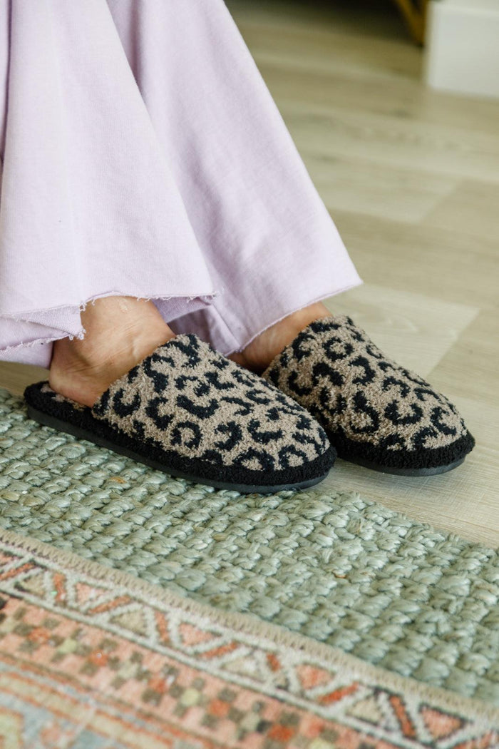 Hazel Blues® | Fuzziest Feet Animal Print Slippers In Mocha - Hazel Blues®