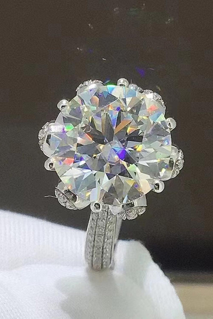 Hazel Blues® | 5 Carat Moissanite Side Stone Ring - Hazel Blues®