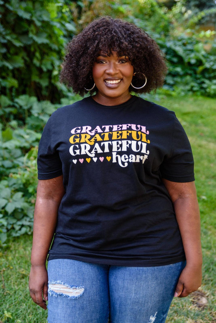 Hazel Blues® | Grateful Heart Graphic T-Shirt In Black - Hazel Blues®