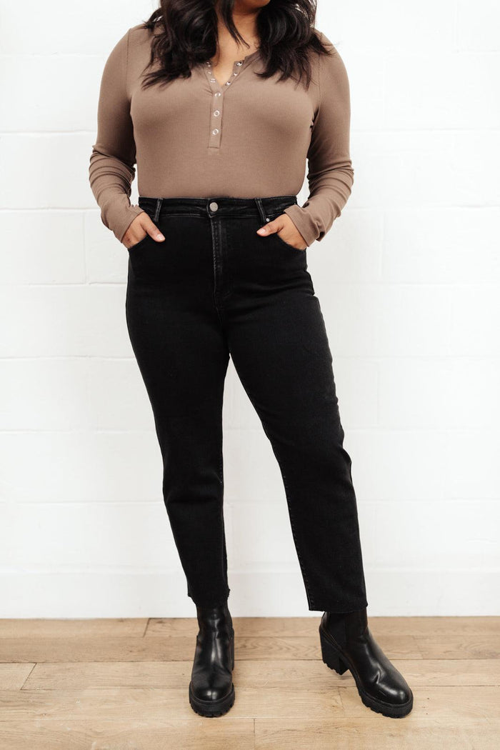 Hazel Blues® | High Waist Mom Fit Jeans In Black - Hazel Blues®