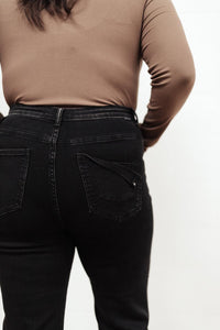 Hazel Blues® | High Waist Mom Fit Jeans In Black - Hazel Blues®