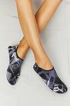 Hazel Blues® | MMshoes On The Shore Water Shoes in Black Pattern - Hazel Blues®