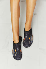 Hazel Blues® | MMshoes On The Shore Water Shoes in Black/Orange - Hazel Blues®