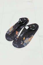 Hazel Blues® | MMshoes On The Shore Water Shoes in Black/Orange - Hazel Blues®