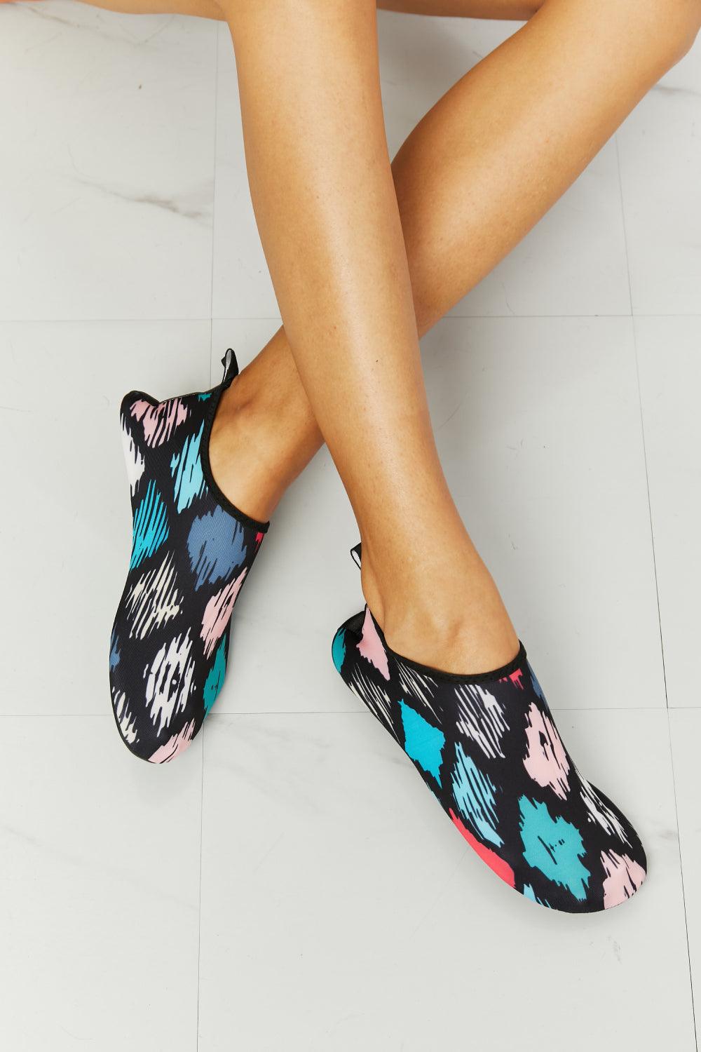 Hazel Blues® | MMshoes On The Shore Water Shoes in Multi - Hazel Blues®