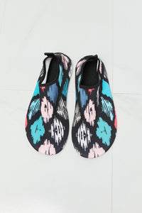 Hazel Blues® | MMshoes On The Shore Water Shoes in Multi - Hazel Blues®