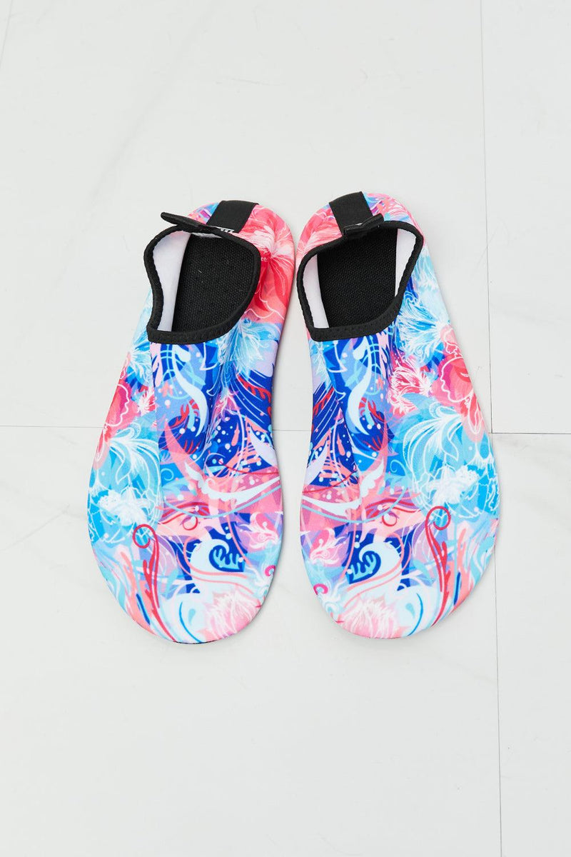 Hazel Blues® | MMshoes On The Shore Water Shoes in Pink and Sky Blue - Hazel Blues®