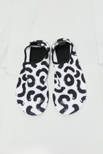 Hazel Blues® | MMshoes On The Shore Water Shoes in White - Hazel Blues®