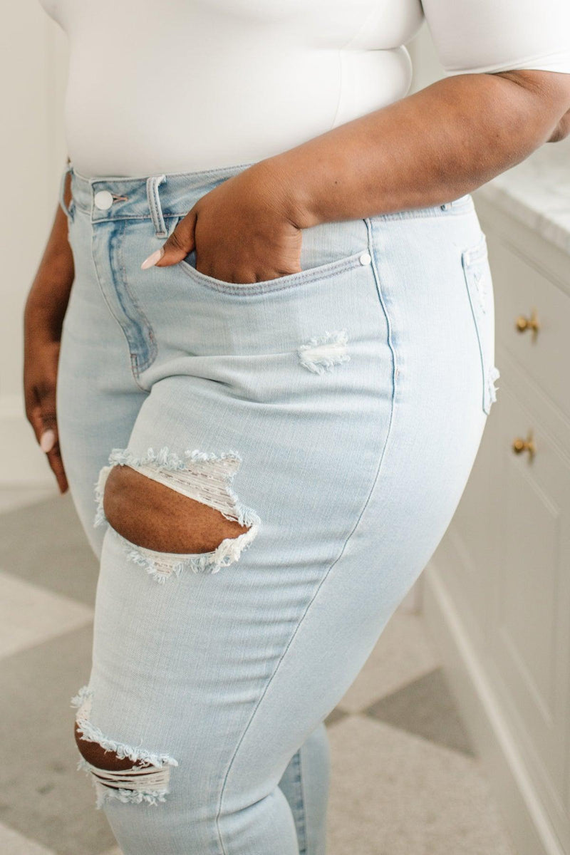 Hazel Blues® | Super Light Destroyed Boyfriend Jeans - Hazel Blues®