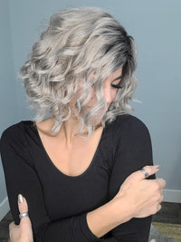 Hazel Blues® | Synthetic Short Wavy Wigs 4'' - Hazel Blues®