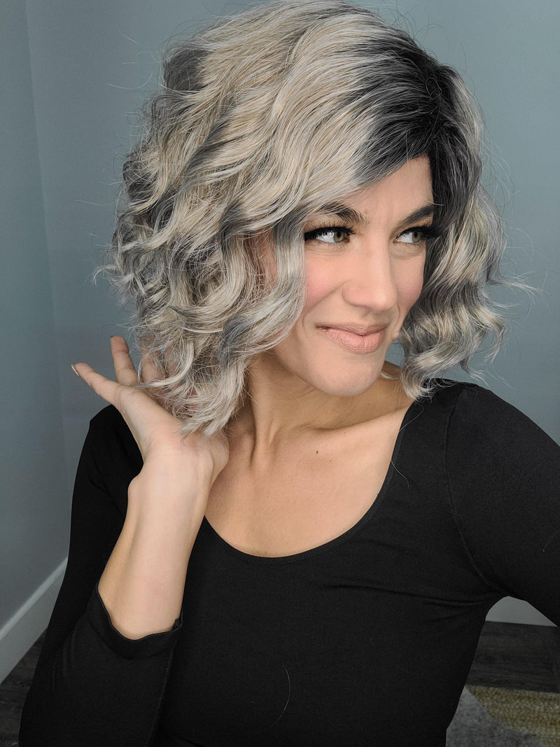 Hazel Blues® | Synthetic Short Wavy Wigs 4'' - Hazel Blues®