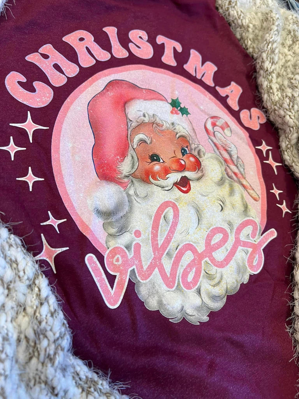Hazel Blues® | Vintage Santa Christmas Vibes Graphic Tee - Hazel Blues®