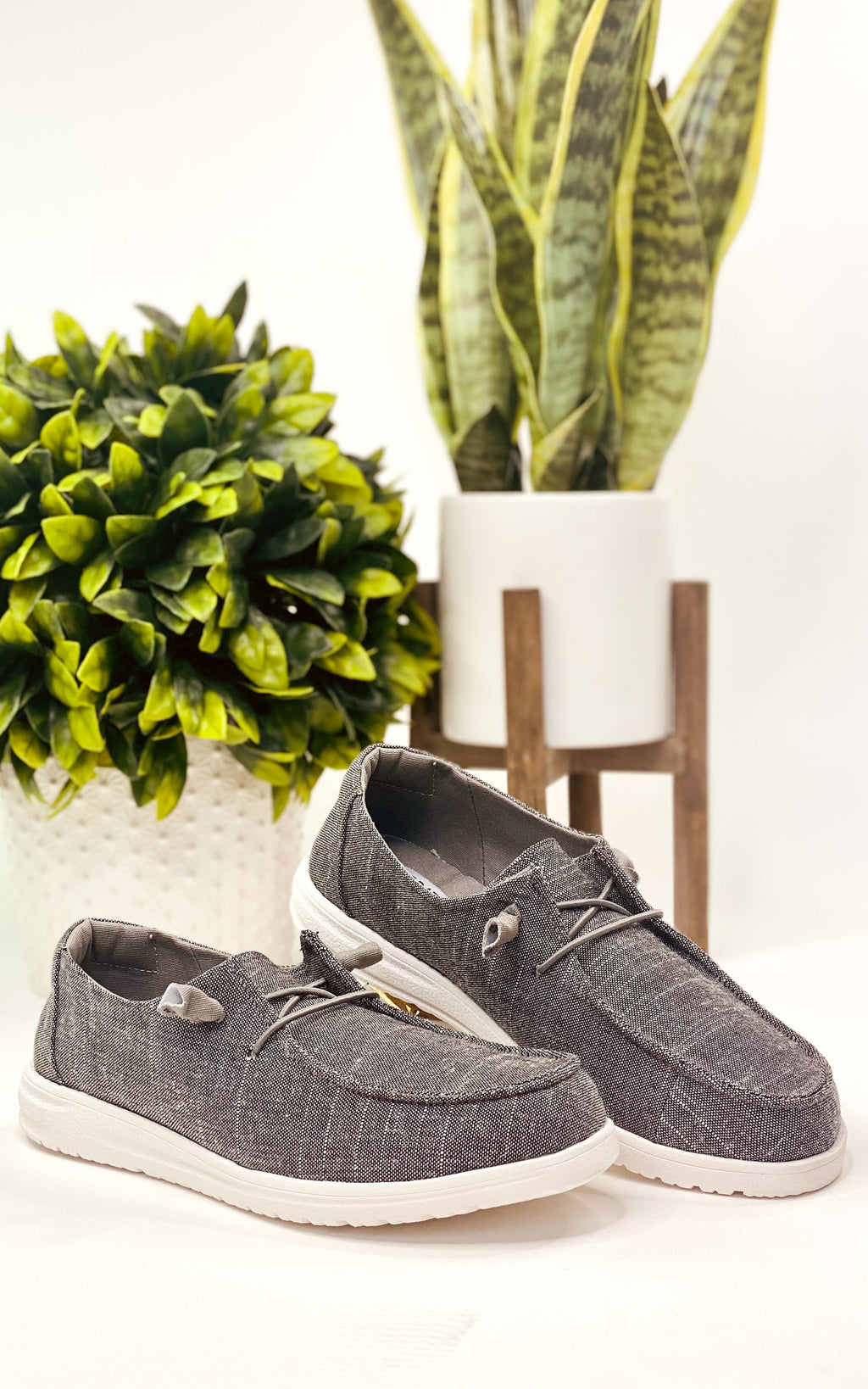 Hazel Blues® |  Maco Sneaker in Charcoal