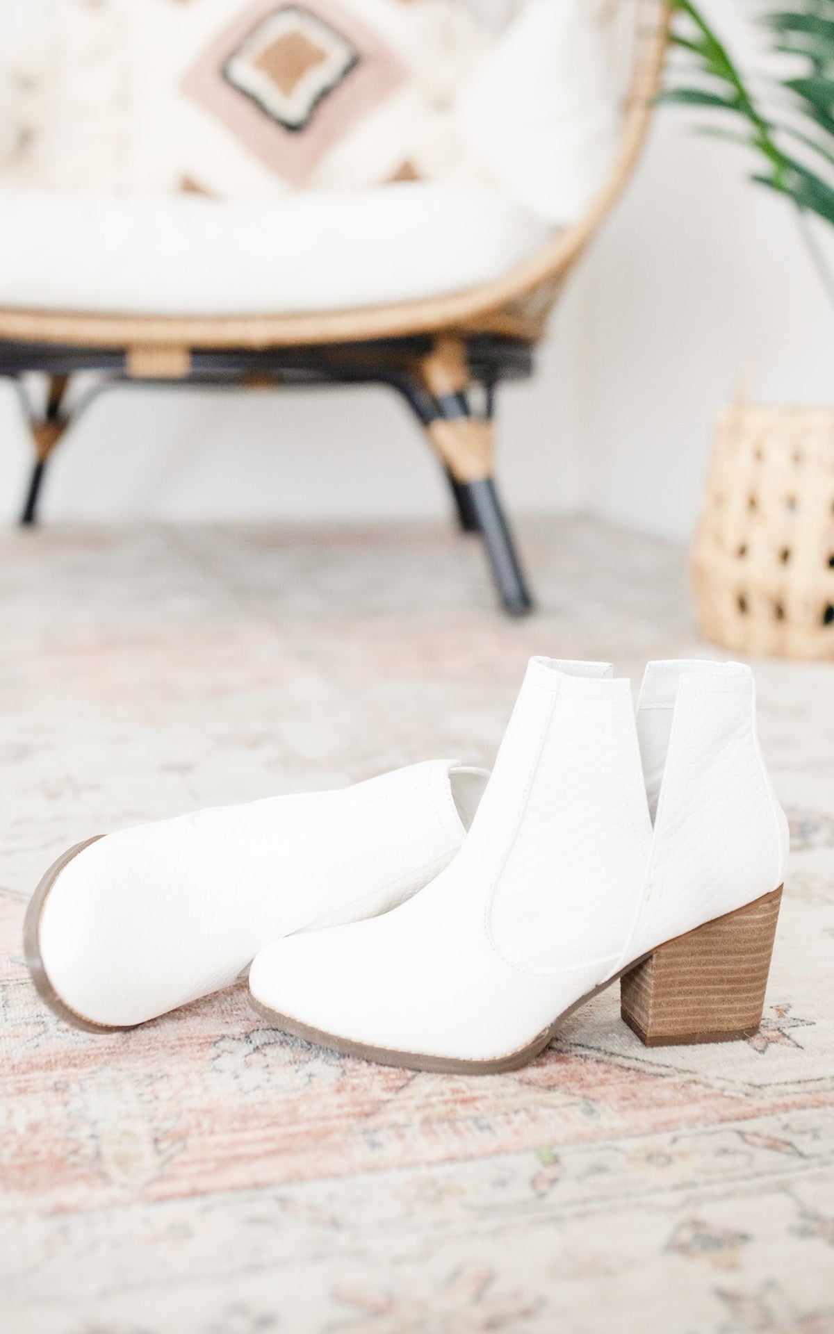 Hazel Blues® |  Tarim Bootie in White