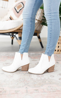 Hazel Blues® |  Tarim Bootie in White