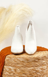 Hazel Blues® |  Tarim Bootie in White