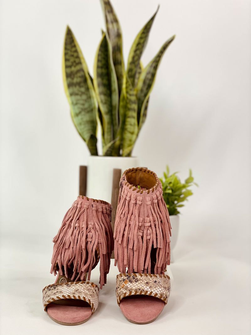 Hazel Blues® |  True Fringe Wedge in Blush