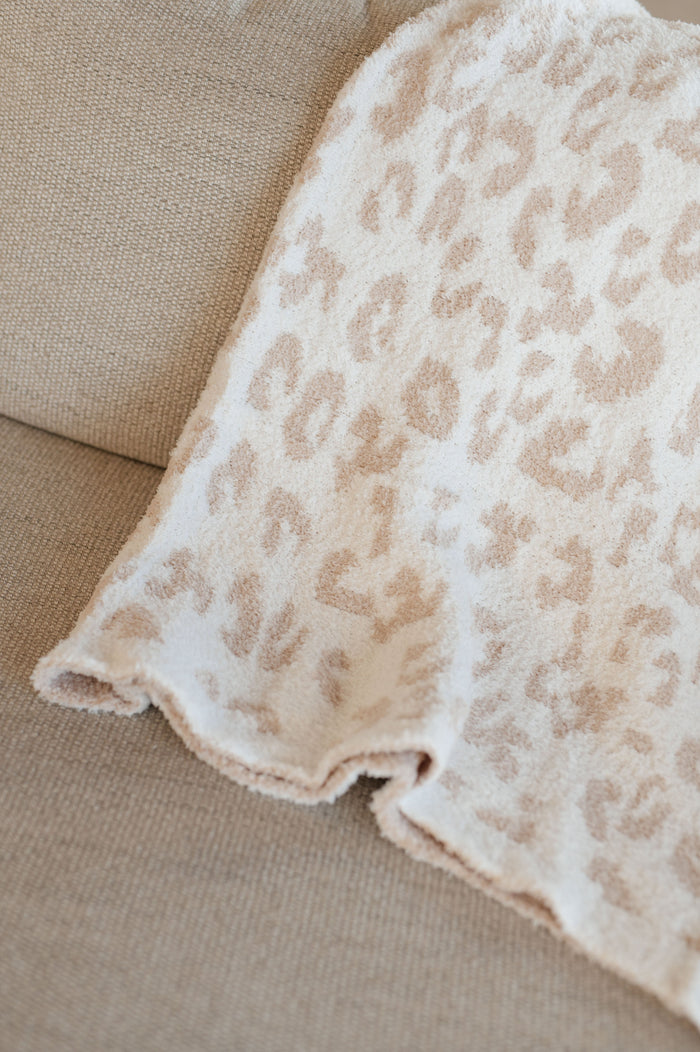 Hazel Blues® |  Ari Blanket Single Cuddle Size in Neutral Animal