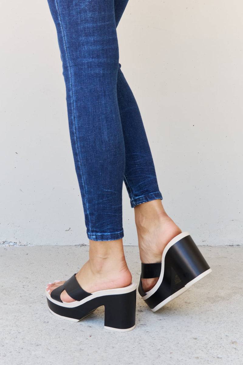 Hazel Blues® |  Weeboo Cherish The Moments Contrast Platform Sandals in Black