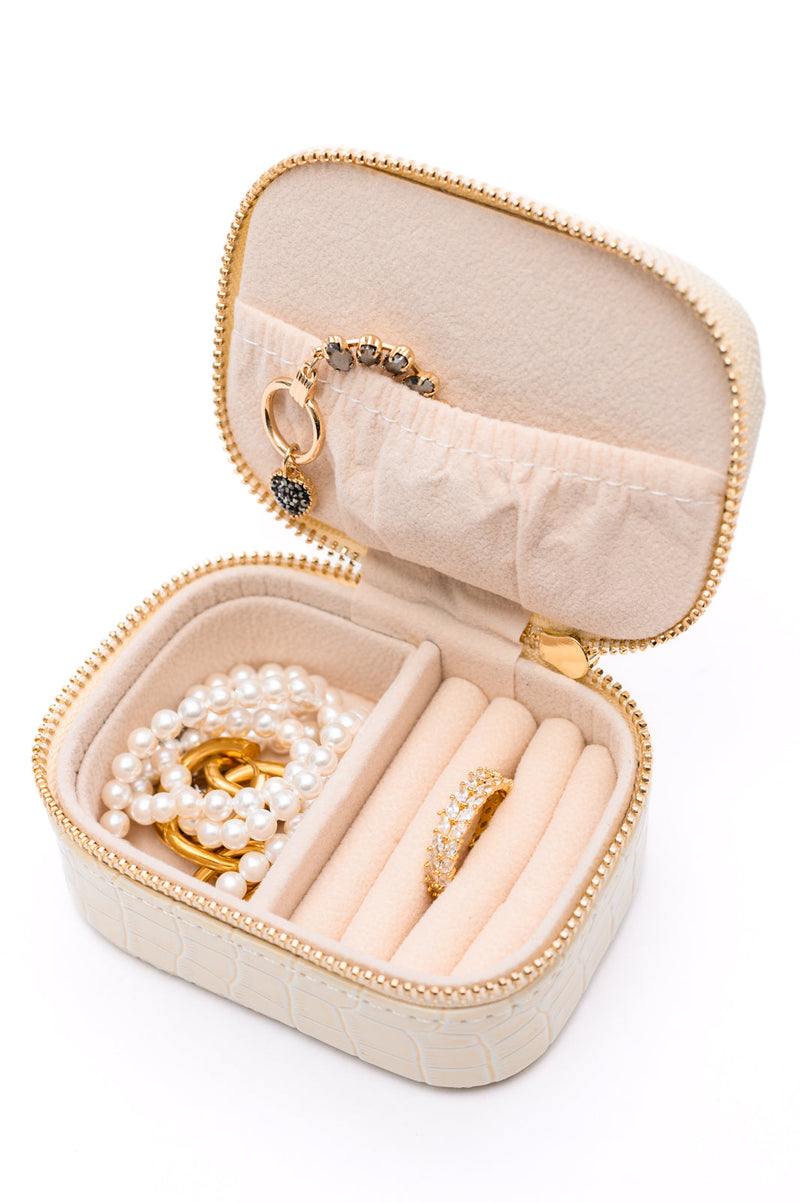 Hazel Blues® |  Travel Jewelry Case in Cream Snakeskin